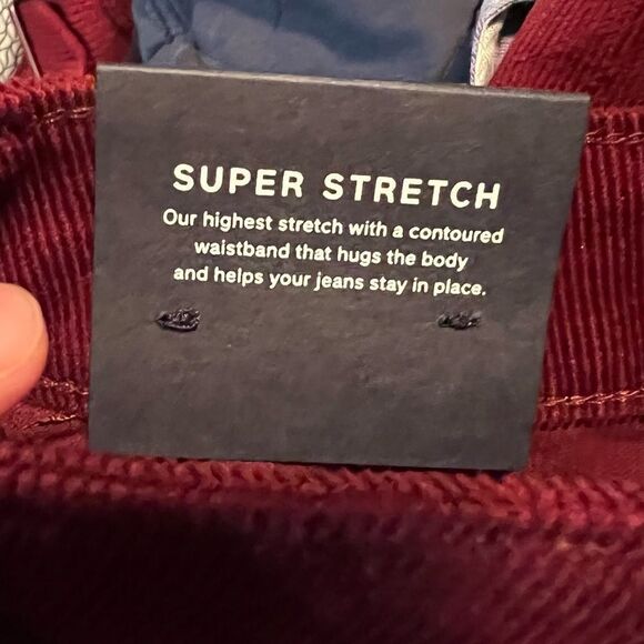 NWT! Gap high rise universal legging in bell burgundy - Picture 4 of 13